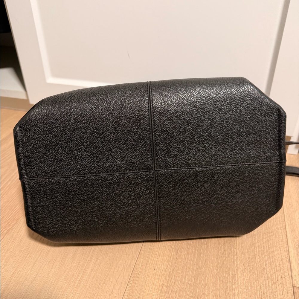 Polene Number 9 Numéro Neuf
EDITION TEXTURED BLACK - Picture 7 of 10